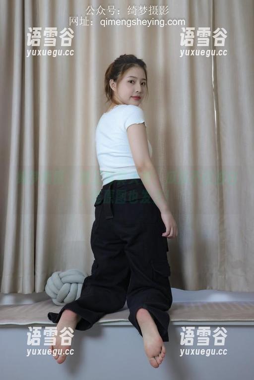 绮梦摄影 - 裸足写真大赏：瓜瓜不仅脚白，连原图也发光！