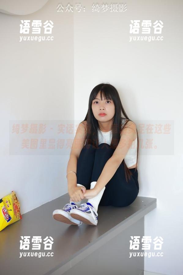 绮梦摄影 - 实话实说，章章的美足在这些美图里显得亮丽得让人想多拍几张。