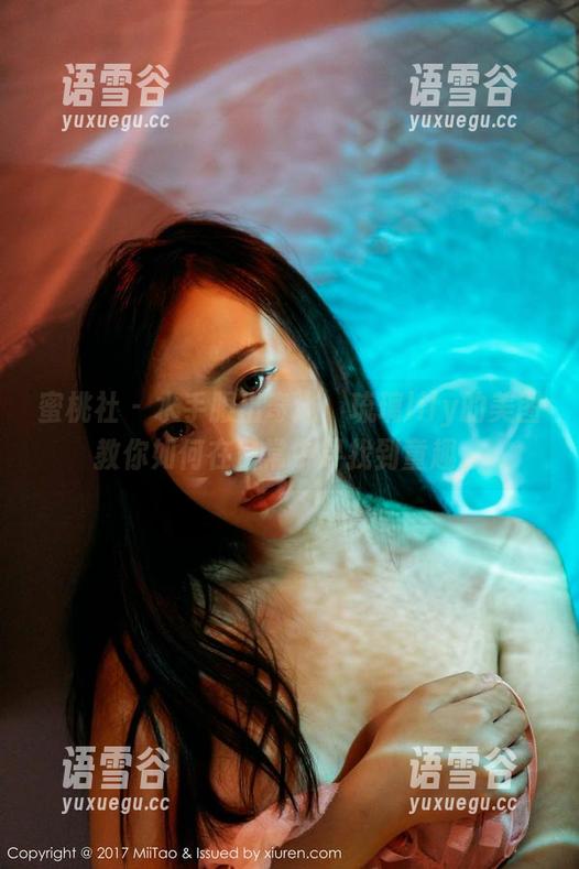 蜜桃社 - 水手服出奇迹，琉璃lily的美图教你如何在日常中寻找到童趣。