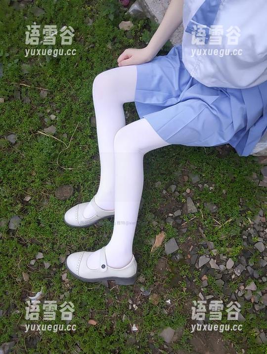 西尔酱的兰草旗袍套图：我是不是被这颜色绊倒了？