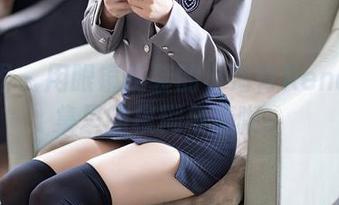 语画界 – 用眼镜伪装的小海臀Rena：合集里的模糊与清晰。