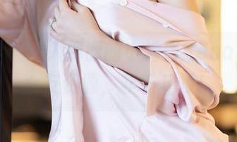 语画界 – 让人捧腹的小海臀Rena，私拍女友资源，非千斤顶！