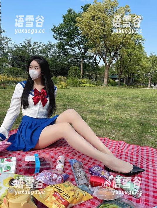 微密圈 - 嗨，今天的软妹小九九又上线了，丝袜图片一览无余！