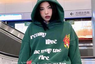 微密圈 – 陈佩奇为老婆点赞，这波美图操作绝了！