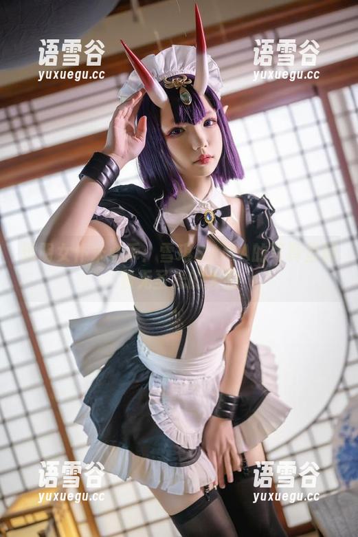透明女仆未必乖：雪琪SAMA的写真里藏着无圣光的大胆