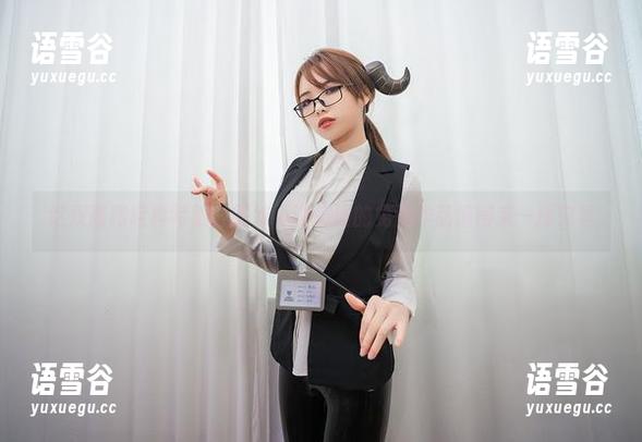 这双高跟鞋真特别，雯妹不讲道理的免费作品值得来一探究竟