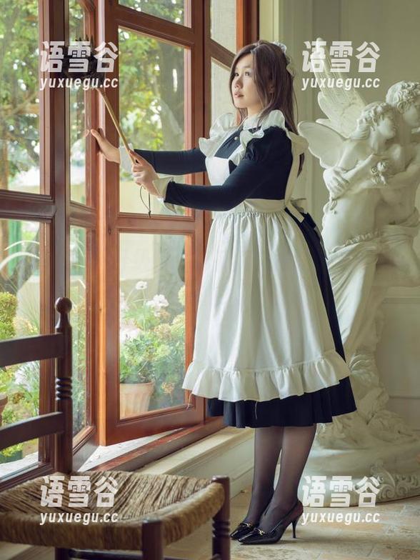 COS短裤升级版，麻花麻花酱把日常穿搭变成美图中的奇妙旅程